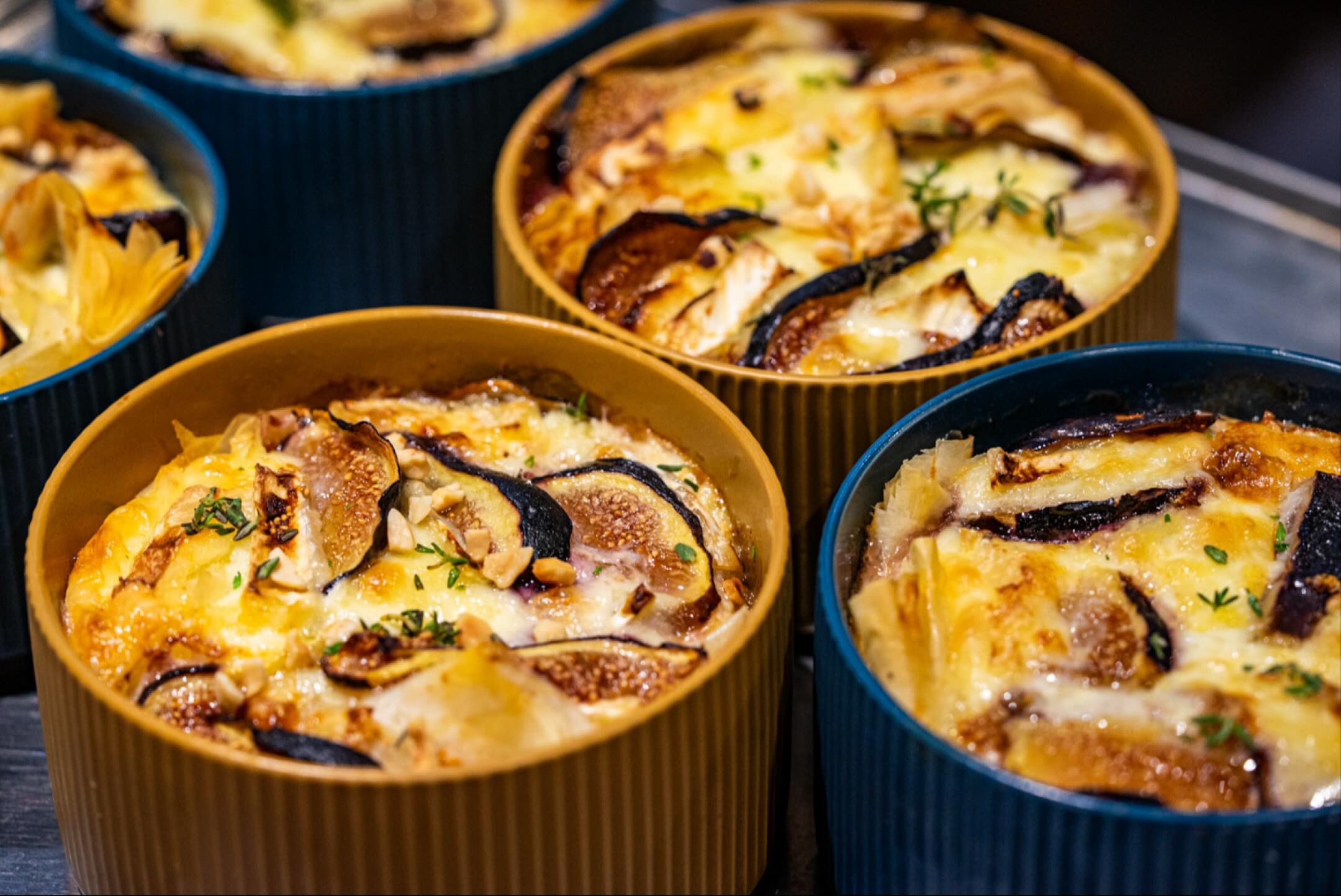 Encore 2 semaines pour découvrir ou se régaler à nouveau avec notre gratin d’automne au brie, figues et miel. Réservations pour le brunch sur le lien en bio.
#onlyatoni #ParisCafe #LunchInParis #CoffeeShopLunch #ParisianEats #CafeFood #FrenchCuisine #FoodieInParis #ParisianLunch #DeliciousParis #EiffelTowerEats #CoffeeAndLunch #ParisFoodScene #Foodgasm #FoodPhotography #TastyTreats #InstaFood #FoodLove #ParisianVibes #CafeLife #BonAppetit #Paris #France #foodiesinparis