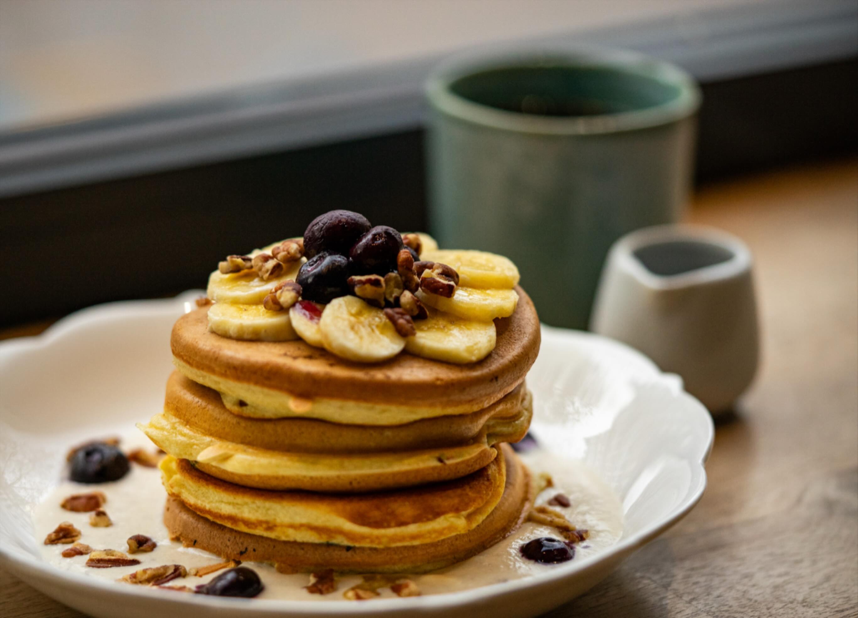 Kicking off the “breakfast specials” project with an all time classic : Blueberry/banana pancakes stack, vanilla cream and maple syrup. 

#ParisCafe #LunchInParis #CoffeeShopLunch #ParisianEats #CafeFood #FrenchCuisine #FoodieInParis #ParisianLunch #DeliciousParis #EiffelTowerEats #CoffeeAndLunch #ParisFoodScene #Foodgasm #FoodPhotography #TastyTreats #InstaFood #FoodLove #ParisianVibes #CafeLife #BonAppetit #Paris #France #FoodiesInParis